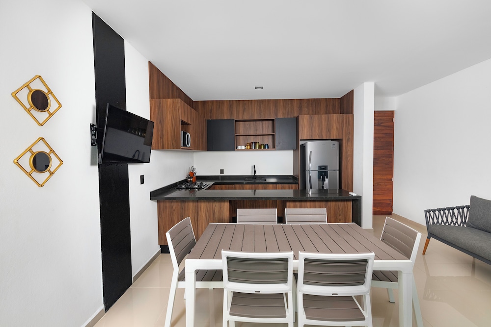 Luxury Apartment, 2 Bedrooms - Photo 2