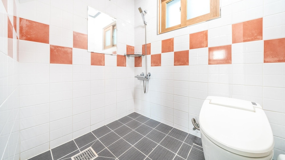 Basic Room, 1 Bedroom (Geurana) photo 3