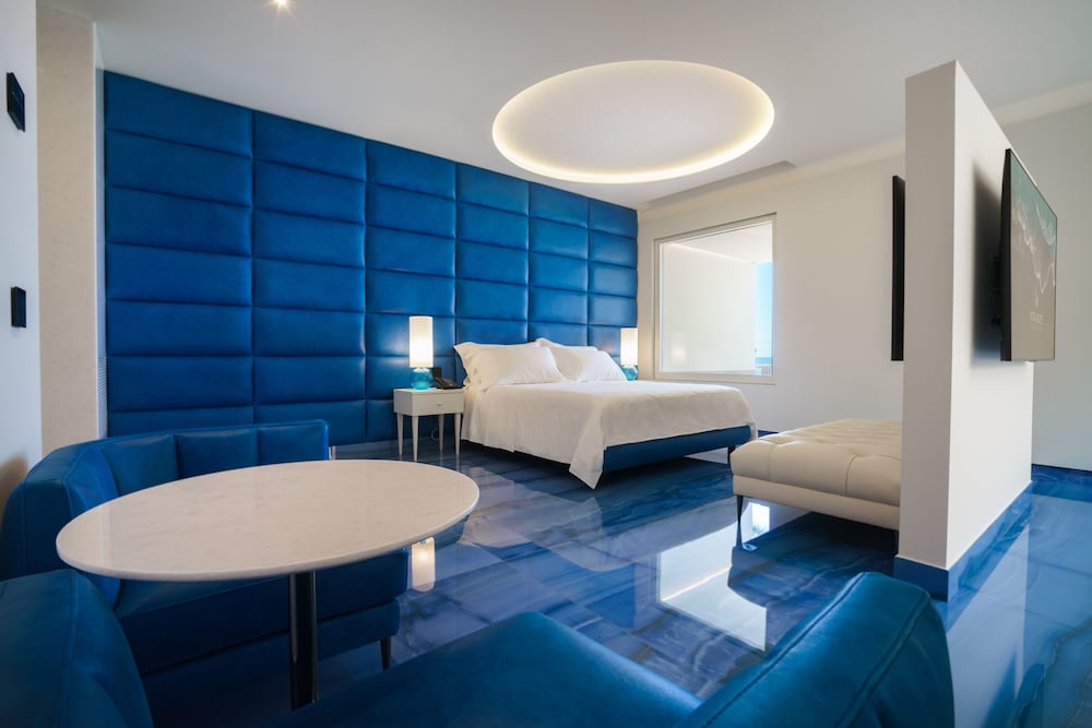 Suite 961 photo 3