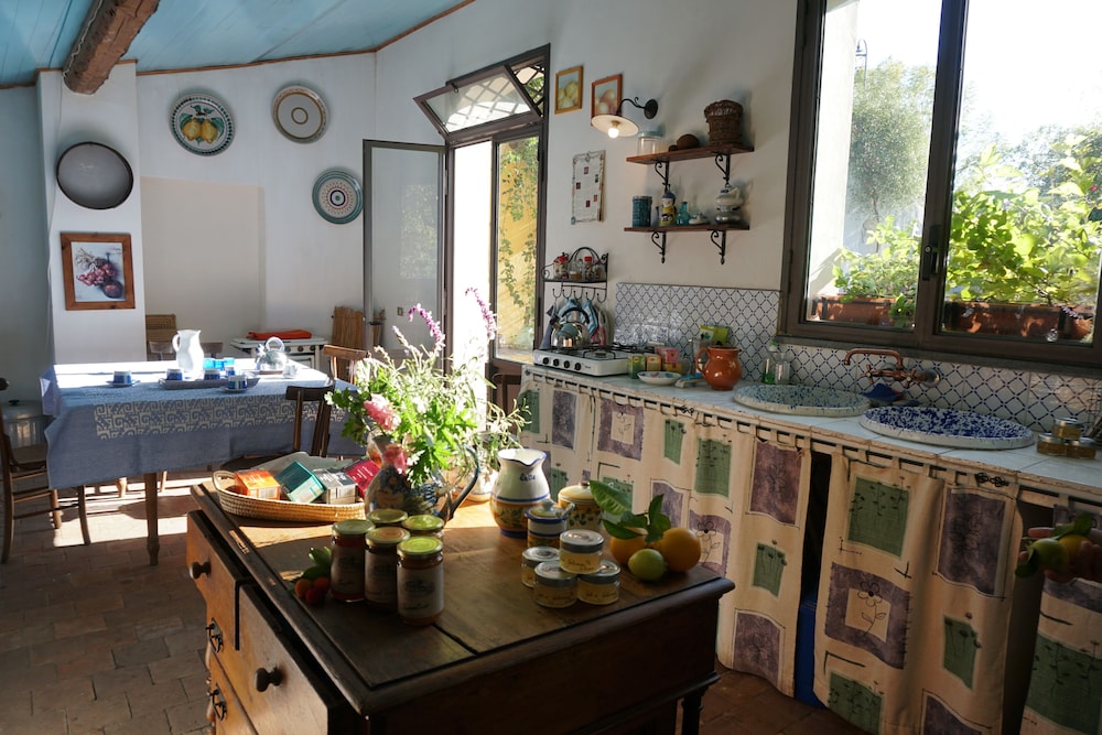 Standard Double or Twin Room, 1 Bedroom, Courtyard View photo 3