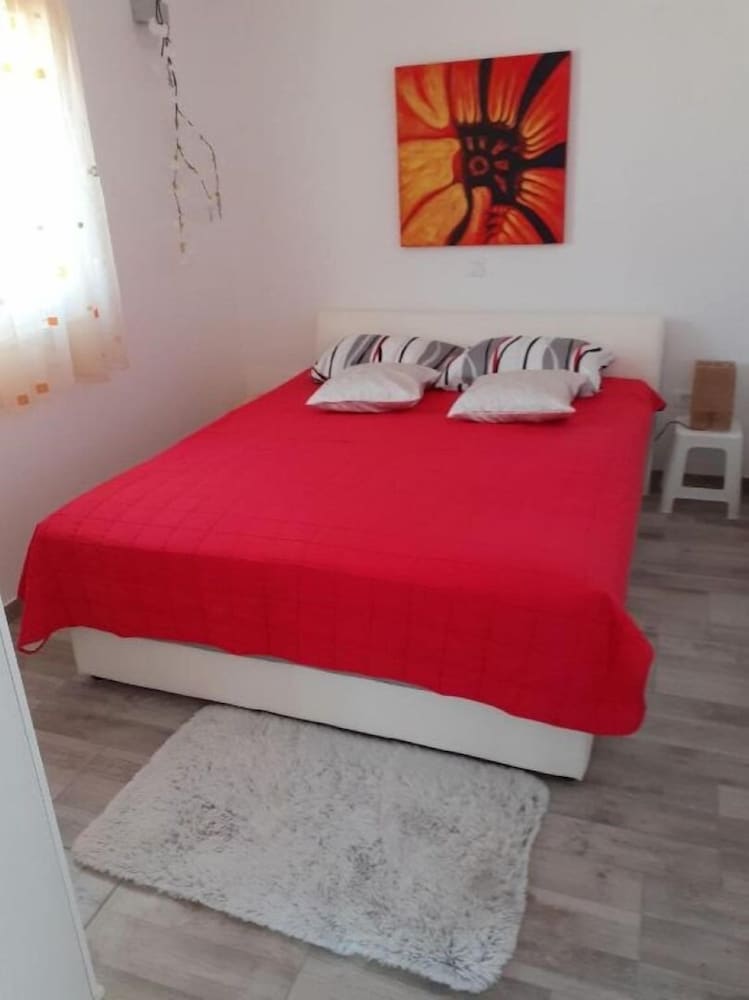 Apartment (Jasmina - With Balcony And Free Parki)