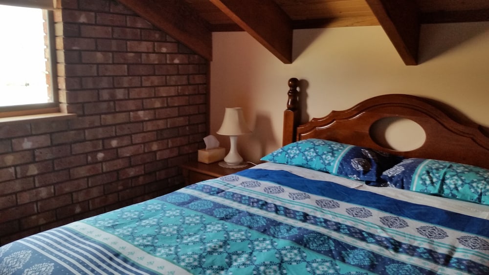 Family House, 3 Bedrooms, Ocean View, Beachside photo 2