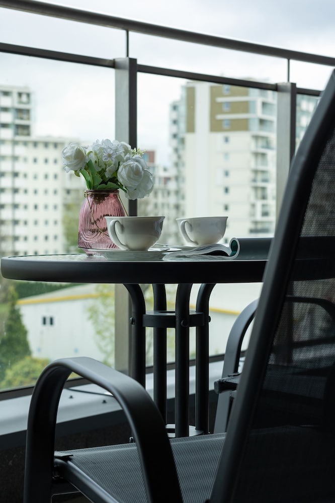 Apartment, 1 Bedroom, Balcony photo 2