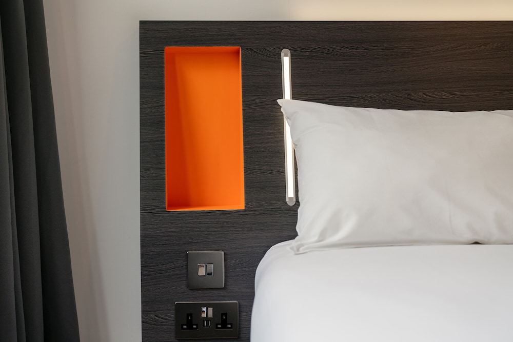 Double Room with Window - Photo 6