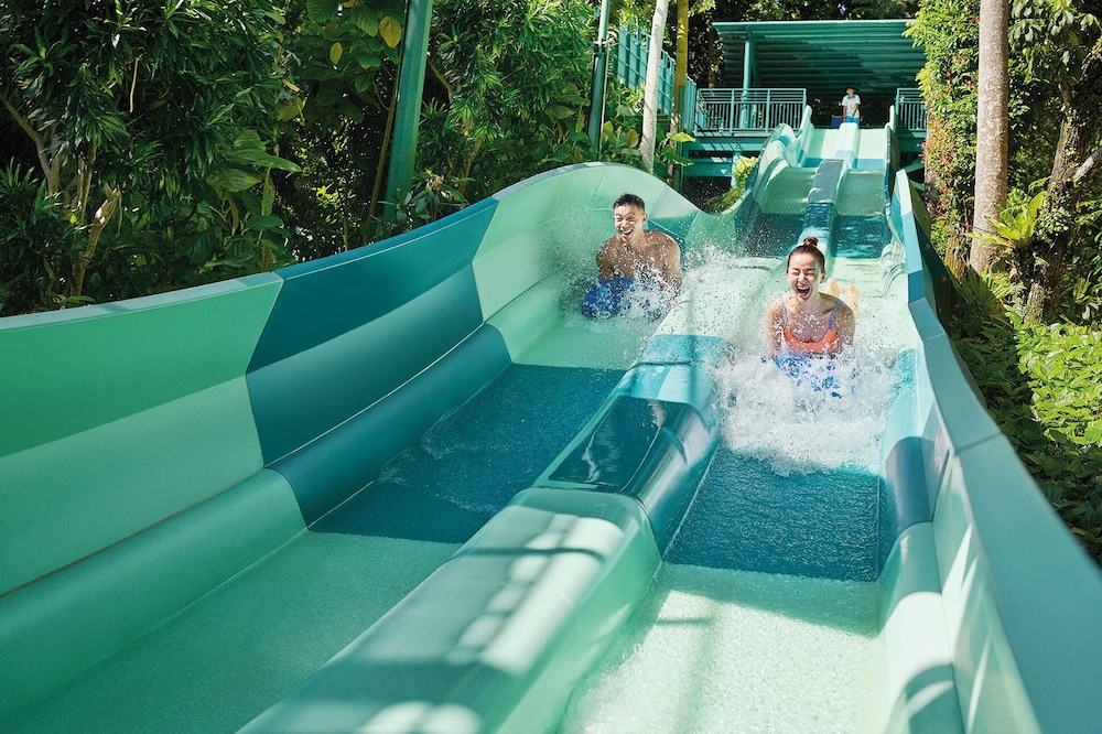3D2N Multi Attractions - Deluxe Room with comp One Day Tickets for 2 Adults to USS & Waterpark 3D2N Multi Attractions - Deluxe Room with comp One Day Tickets for 2 Adults to USS & Waterpark