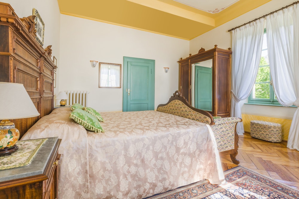 Signature Room Villa with Terrace and Lake View - Photo 7