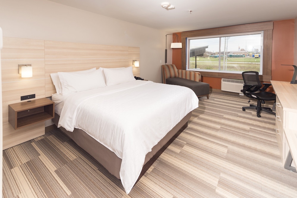 Suite, 2 Queen Beds, Accessible Bathtub (Communications) - Photo 1