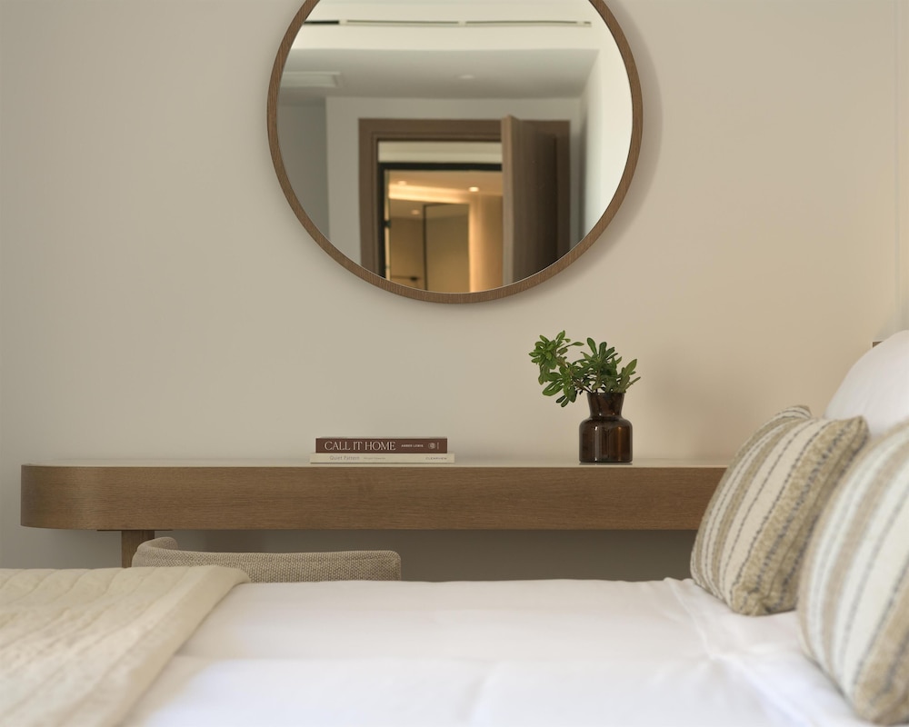 Premium Suite Sharing Pool - Photo 4