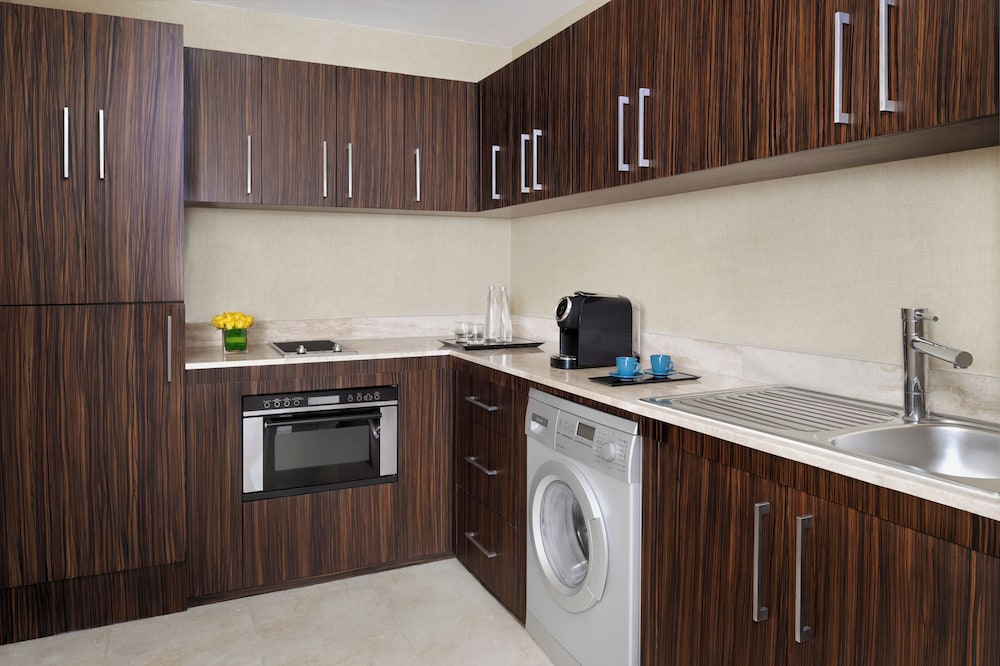 Royal Suite, 2 Bedrooms thumbnail 6