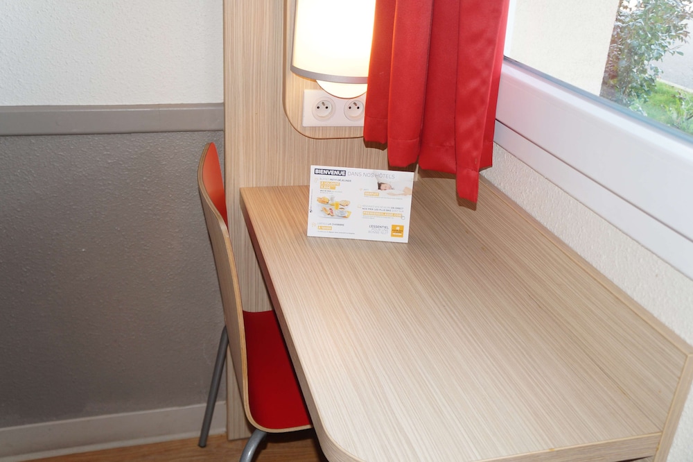 Standard Room, Multiple Beds photo 3