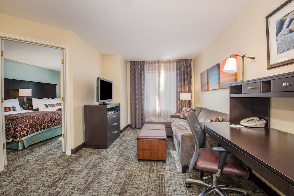 Suite, 1 Bedroom, Kitchen - Photo 1