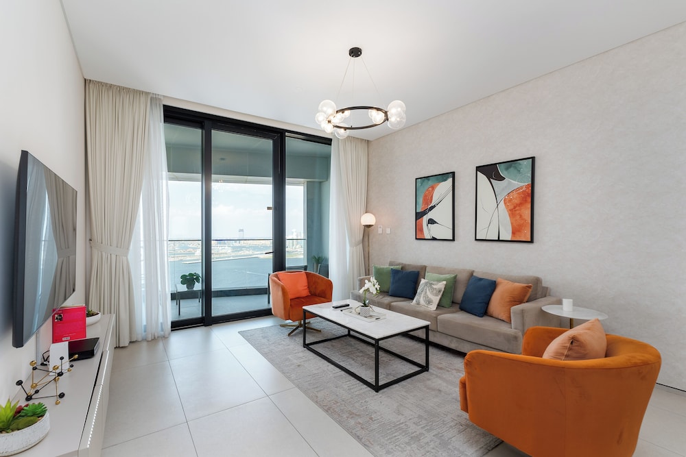 Premier Apartment, 3 Bedrooms, Sea View photo 1