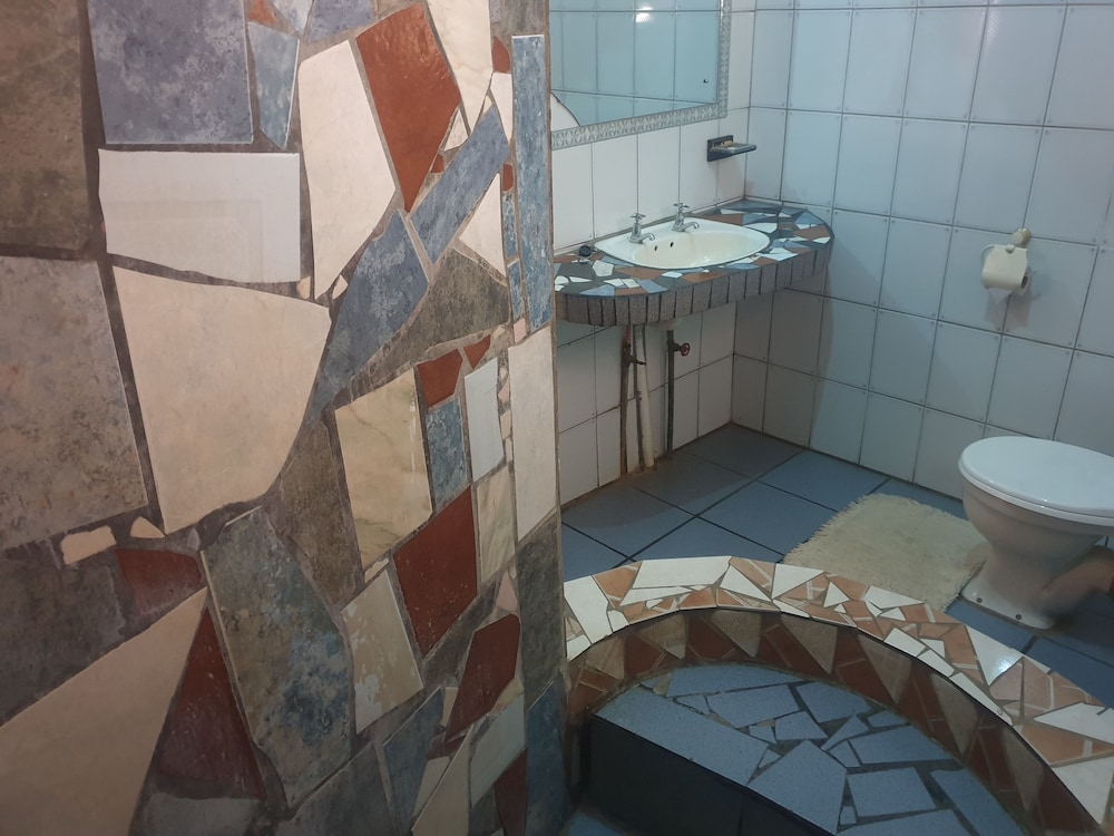 Twin Room, Shared Bathroom photo 2