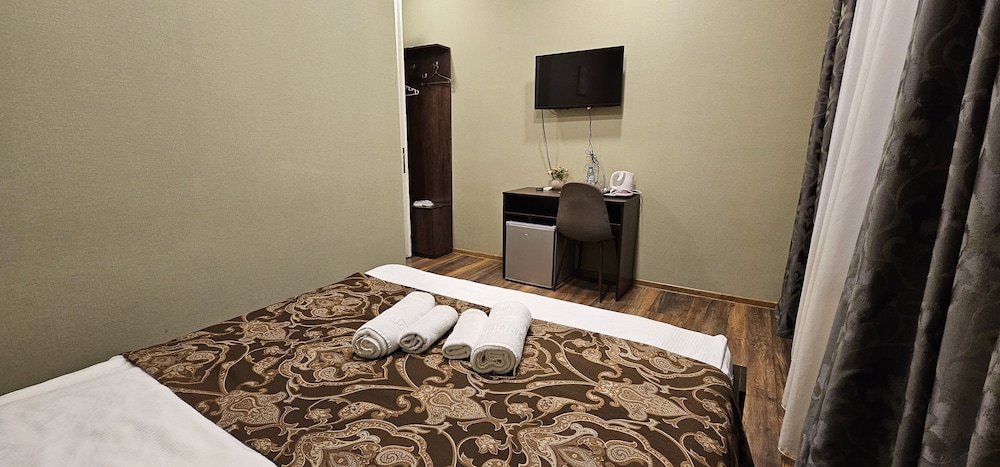 Standard Double Room (203,201,303) photo 2