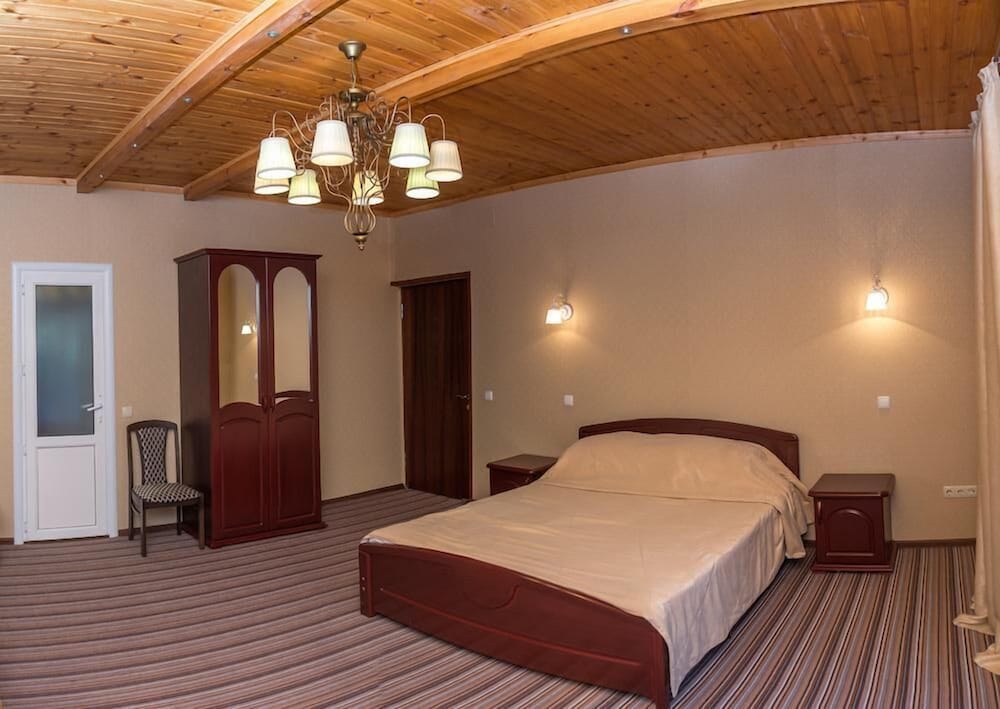 Standard Studio, 1 King Bed With Sofa Bed, Pool View photo 2
