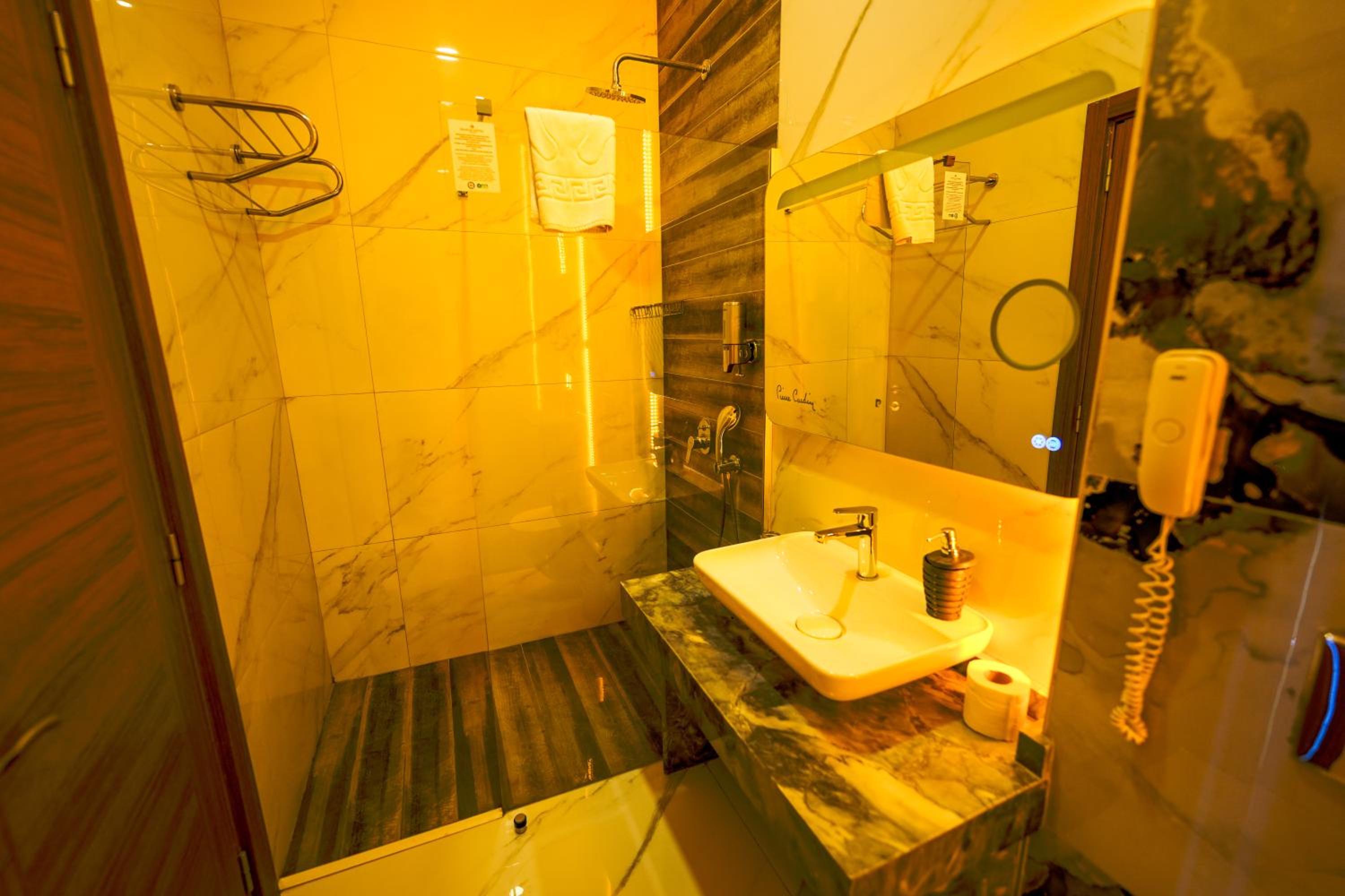 Budget Double Room photo 2