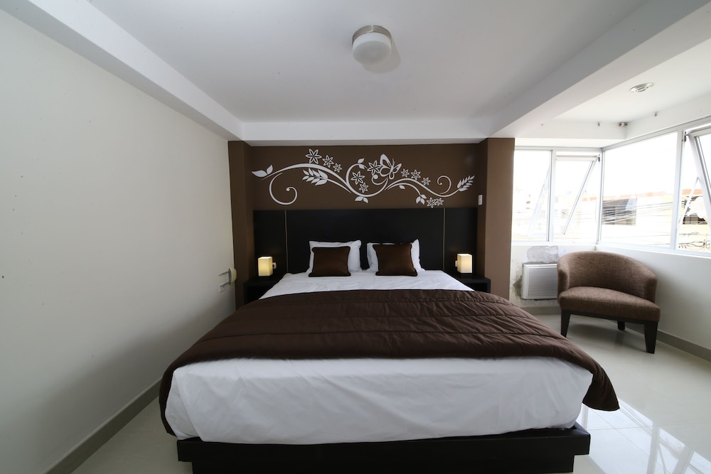 Superior Double Room, 1 King Bed, Refrigerator photo 3