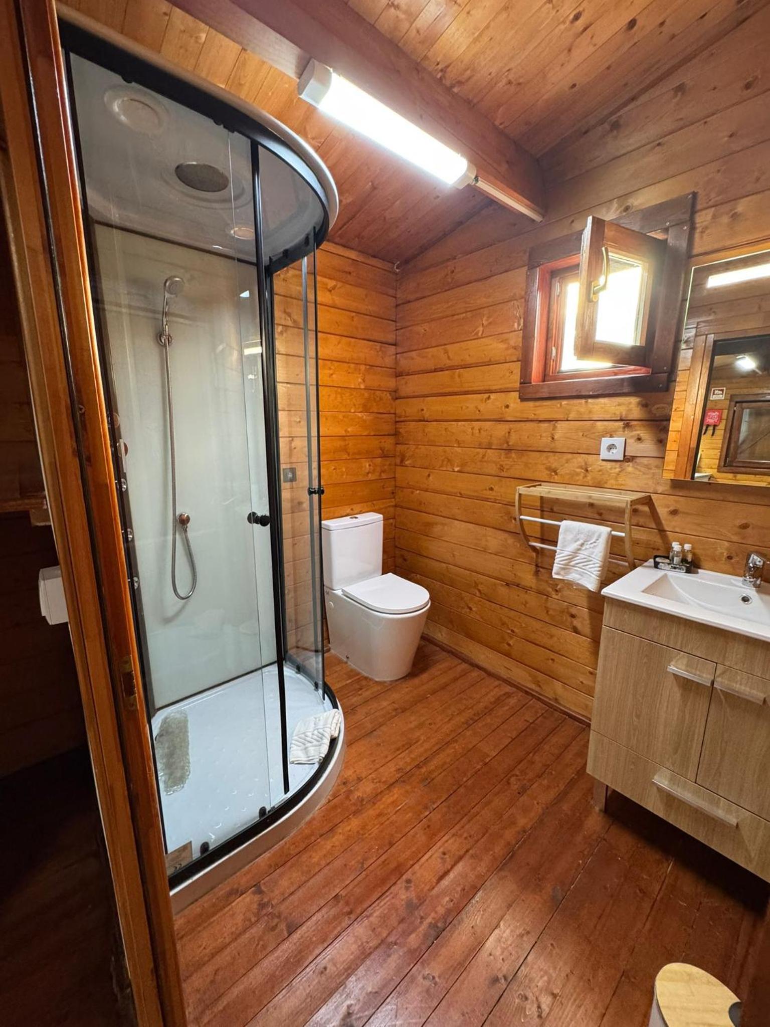 One-Bedroom Bungalow photo 1