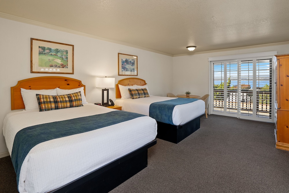 Standard Room, 2 Double Beds photo 2