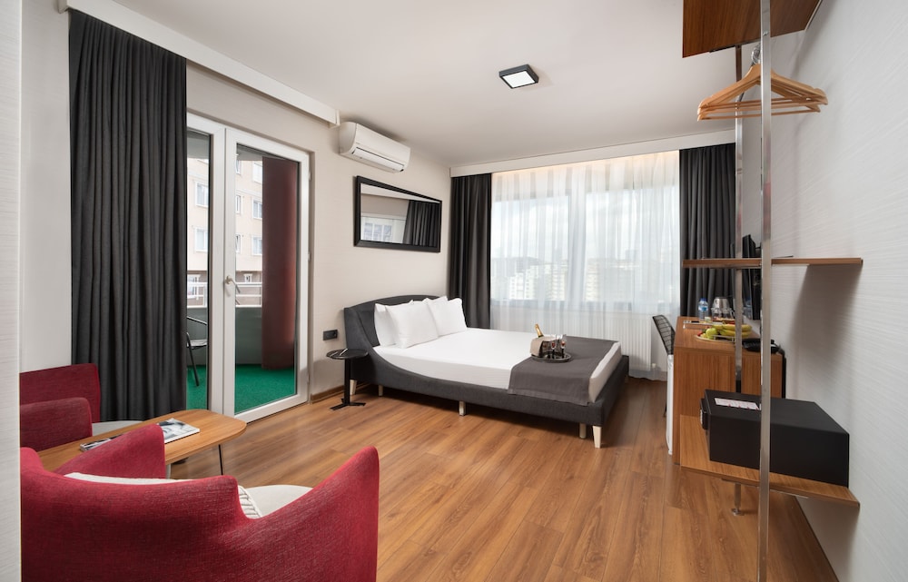 Deluxe Studio, 1 Bedroom, Balcony photo 3