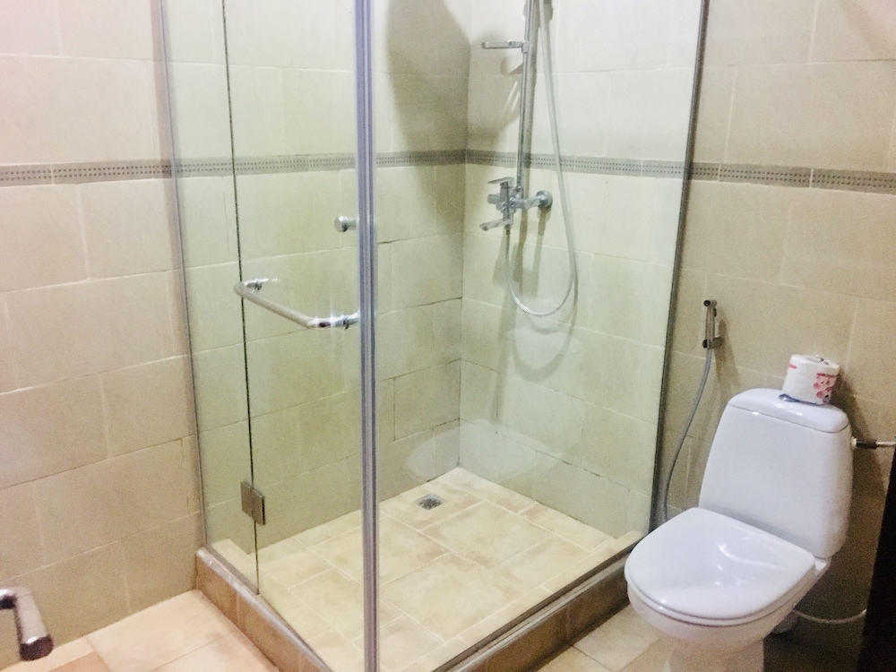 Executive Suite - Photo 4