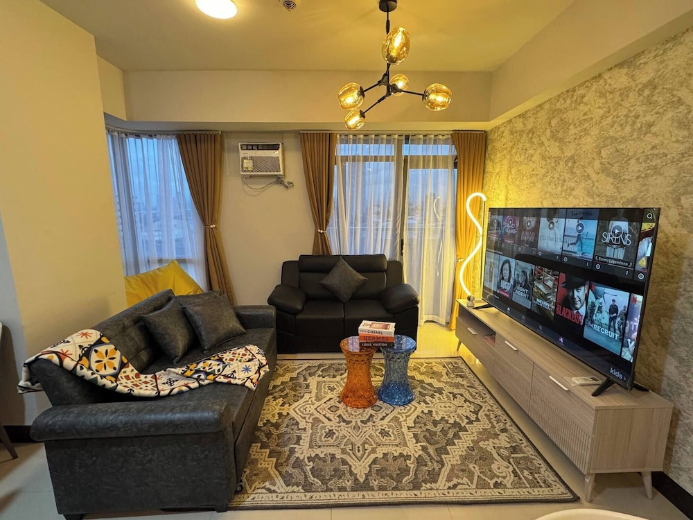 Condo, 2 Bedrooms, Accessible, Balcony