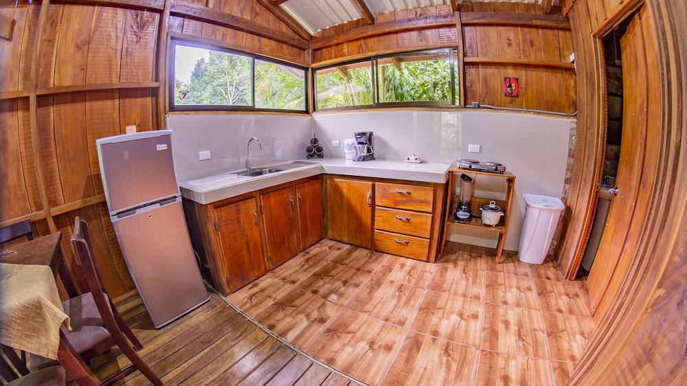 Family Cabin, 2 Bedrooms, Lake View photo 3