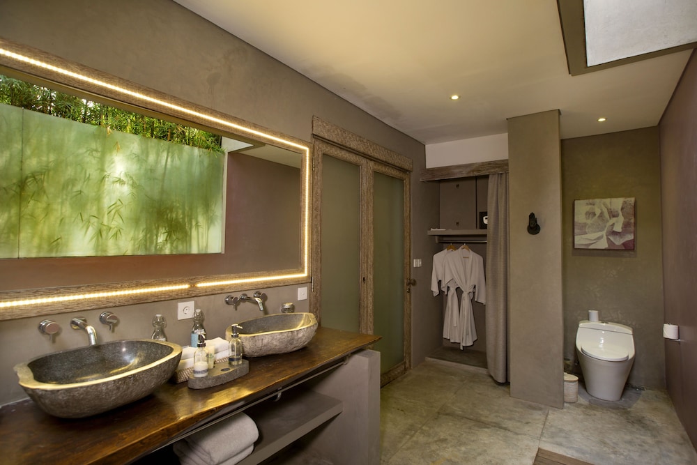 Two Bedroom Villa with Private Pool Free Benefit thumbnail 6