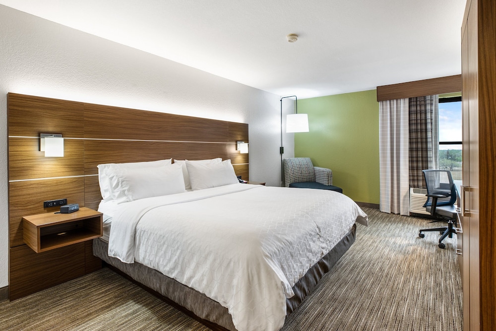 Standard Room, 1 King Bed - Photo 1