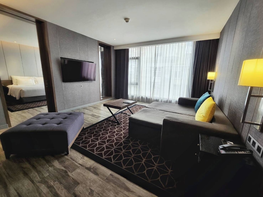 Grand Deluxe Suite photo 3