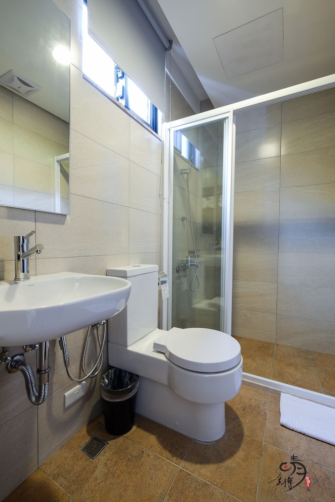 Economy Triple Room, Multiple Beds, Sea Facing photo 3