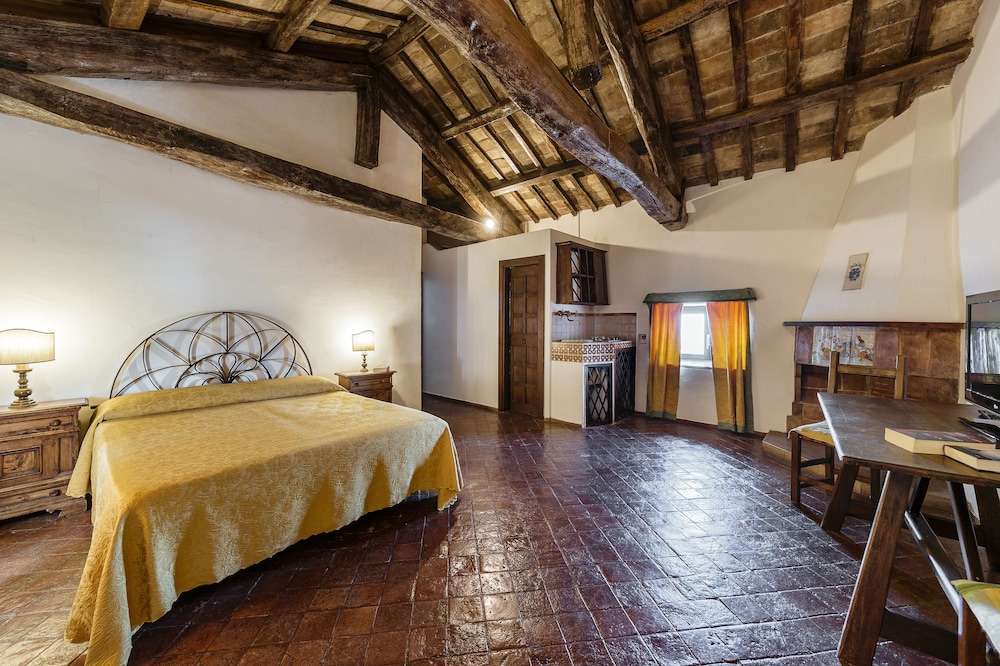 Superior Double or Twin Room (Scuderia Annex) photo 2