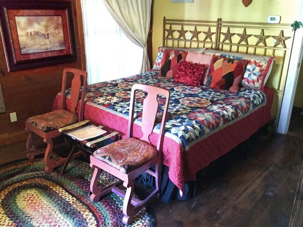 Cattle Baron's Suite