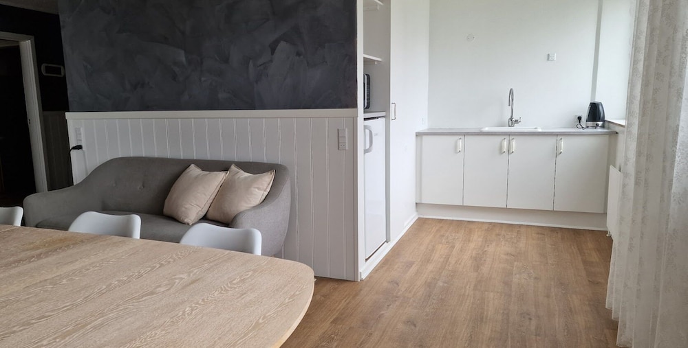 Economy Double Room, 2 Twin Beds, Shared Bathroom, Garden View photo 2