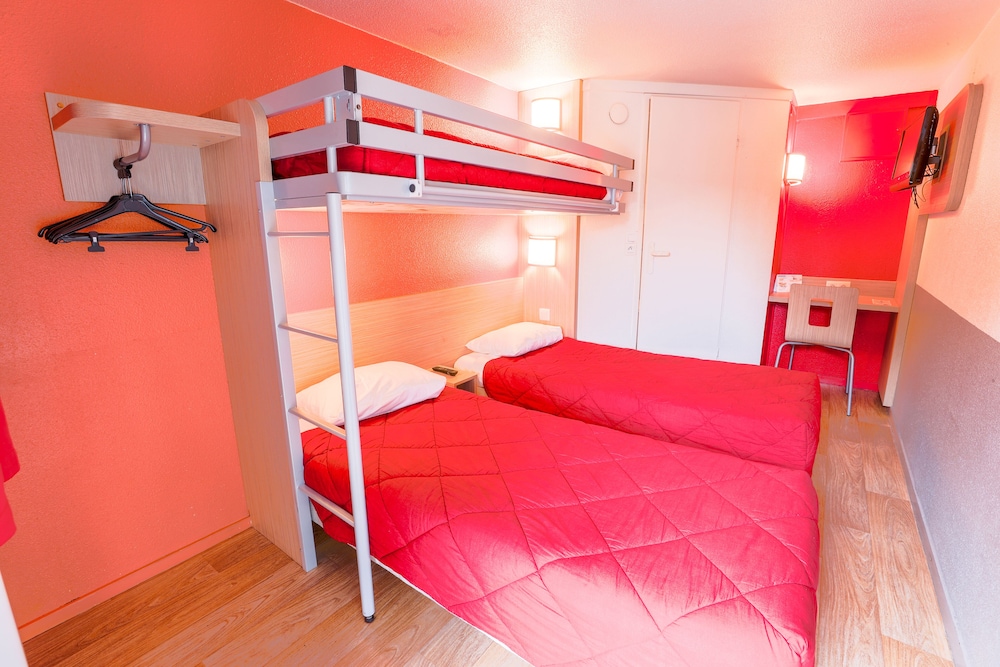 Standard Room, 3 Twin Beds - Photo 3