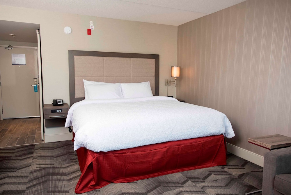 Room, 1 King Bed with Sofa bed, Non Smoking, Refrigerator photo 2
