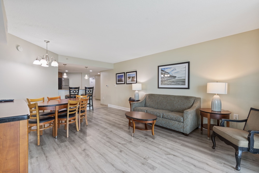 3 Bedroom Deluxe Condo, Full Kitchen photo 3