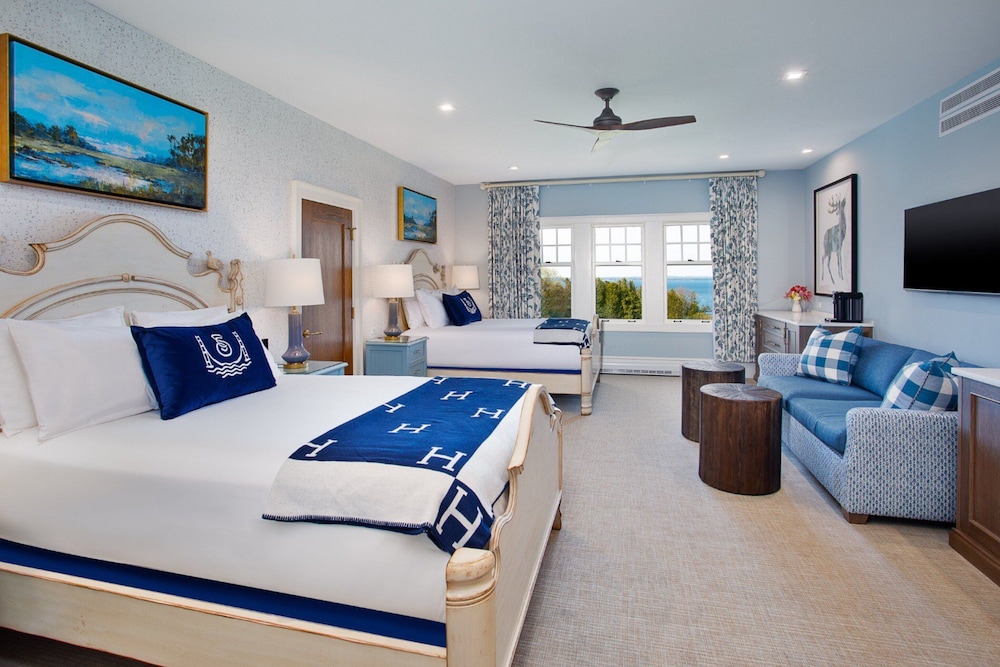 Deluxe Room, Multiple Beds photo 2