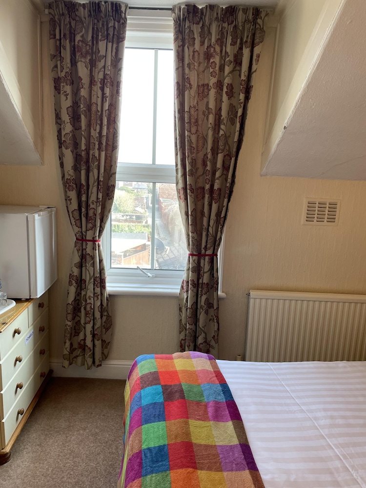 Standard Double Room, Ensuite - Photo 5