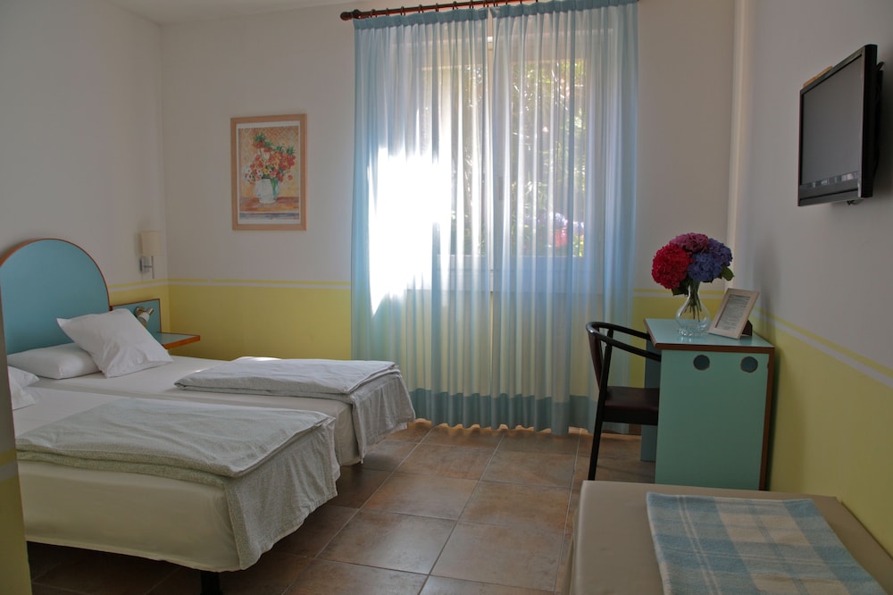 Single Room photo 3