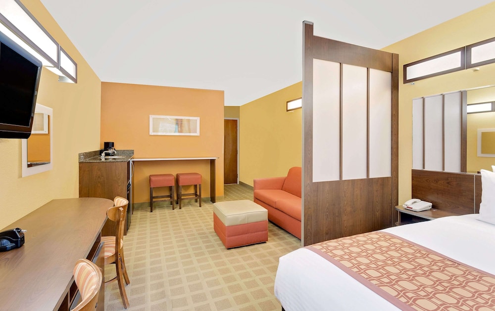 Studio Suite, 1 Queen Bed, Non Smoking