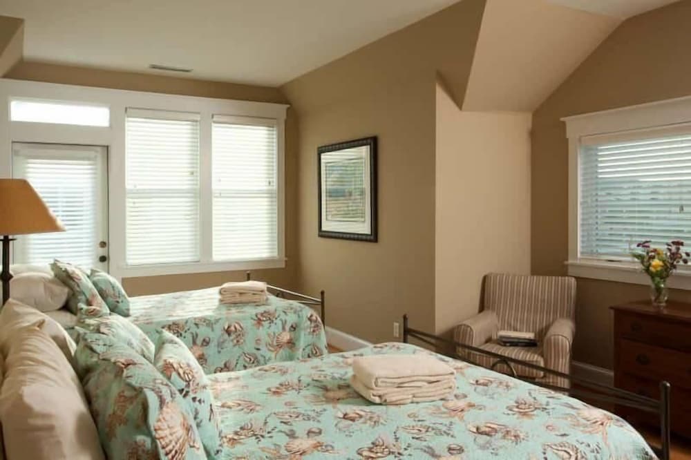 Family House, 4 Bedrooms, Ocean View, Sea Facing photo 2