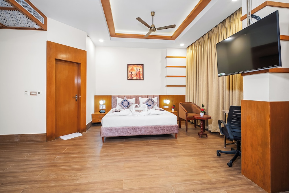 Family Quadruple Room, City View