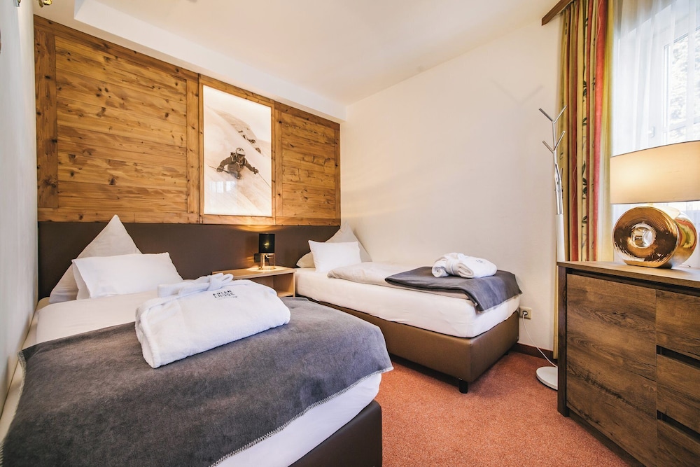 Nasserein Suite