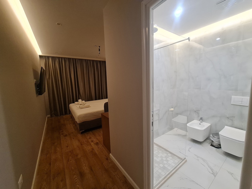 Comfort Double Room, Private Bathroom photo 3