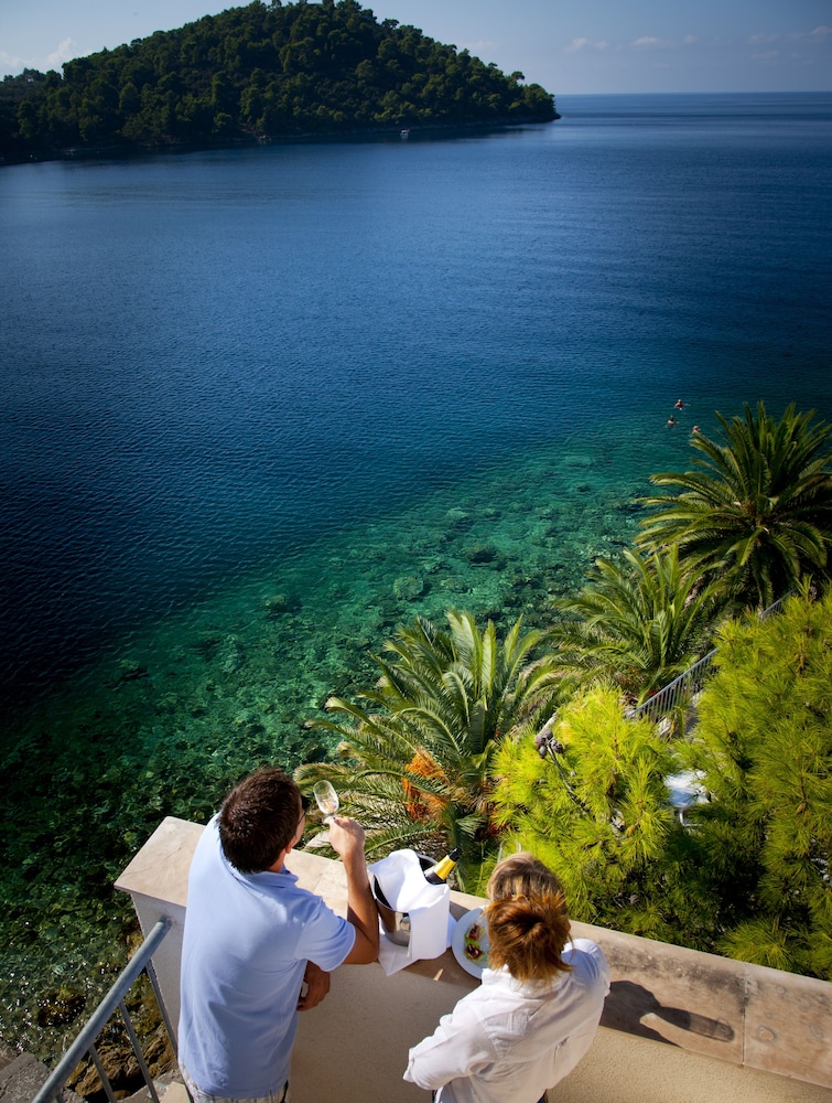 Superior double room with seaside balcony photo 3