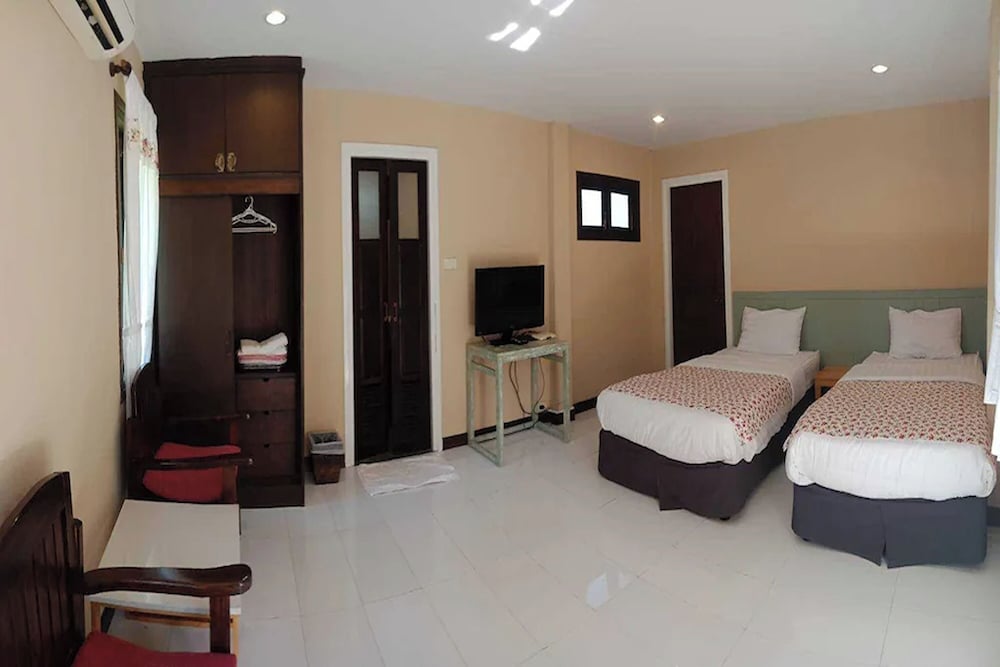 Twin Room, Garden View photo 3