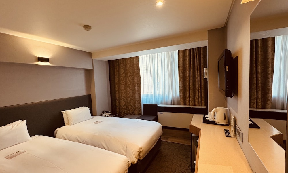 Junior Twin Room (NO PARKING) - Photo 1