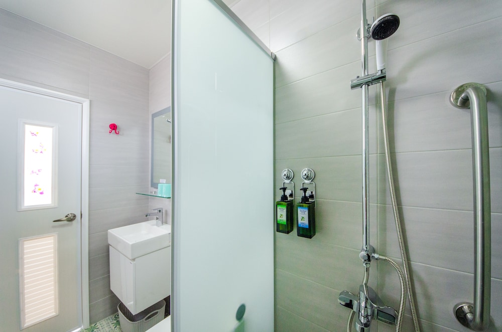 Standard Double Room - Photo 6