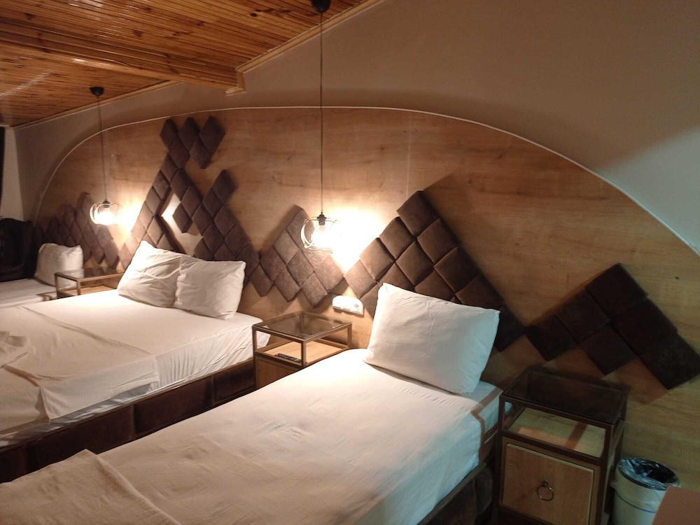 Family Room, Multiple Beds photo 1
